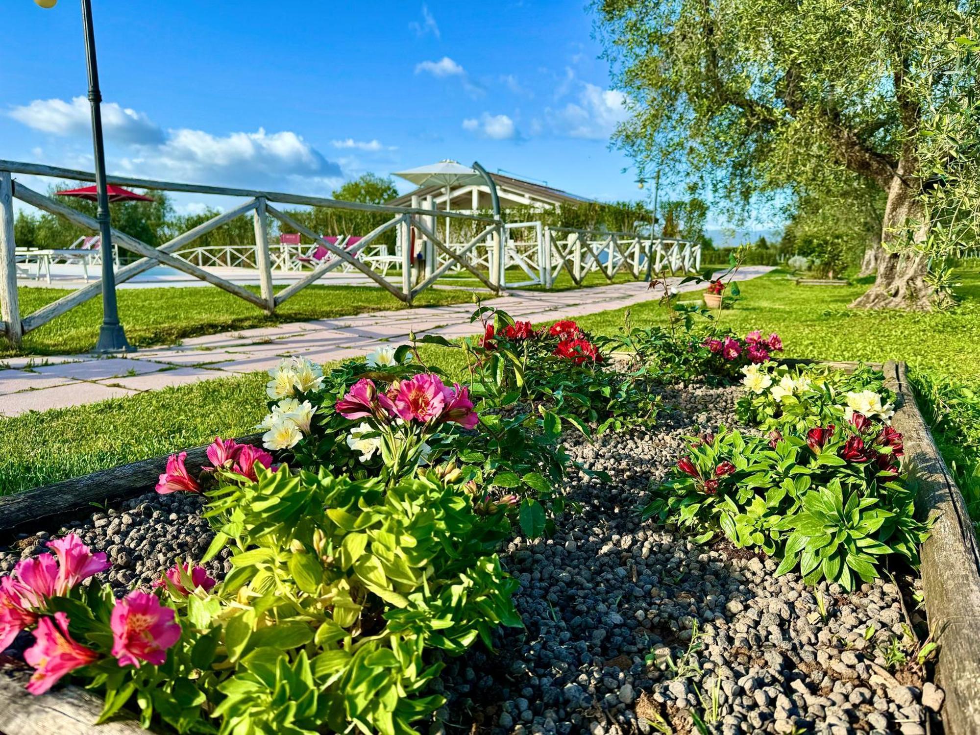 דונוראטיקו Agriturismo Re Di Fiori מראה חיצוני תמונה
